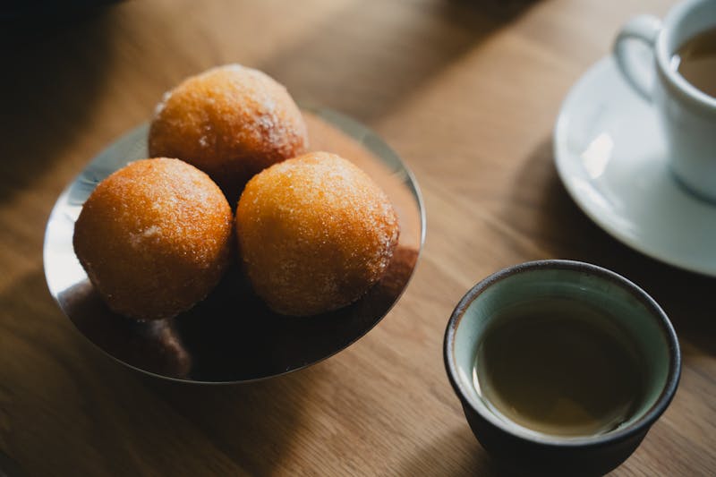Cinnamon dough balls with dipping sauce