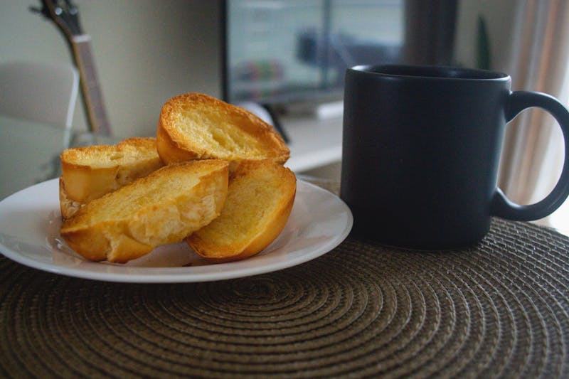 Garlic bread side dish apache pizza